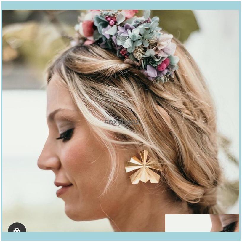 Dangle & Chandelier Fashion Pretty Flowers Earrings For Women Gold Color Glossy Alloy Geometric Jewelry Gift Aessories Drop Delivery 2021 Gn
Dangle & Chandelier Fashion Pretty Flowers Earrings For Women Gold Color Glossy Alloy Geometric Jewelry Gift Aessories Drop Delivery 2021 Gn