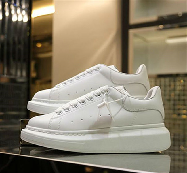 2021 High Quality Classic Designer Queens White Black Pink Brand Leather Mens Women Fashion Casual Shoes
2021 High Quality Classic Designer Queens White Black Pink Brand Leather Mens Women Fashion Casual Shoes