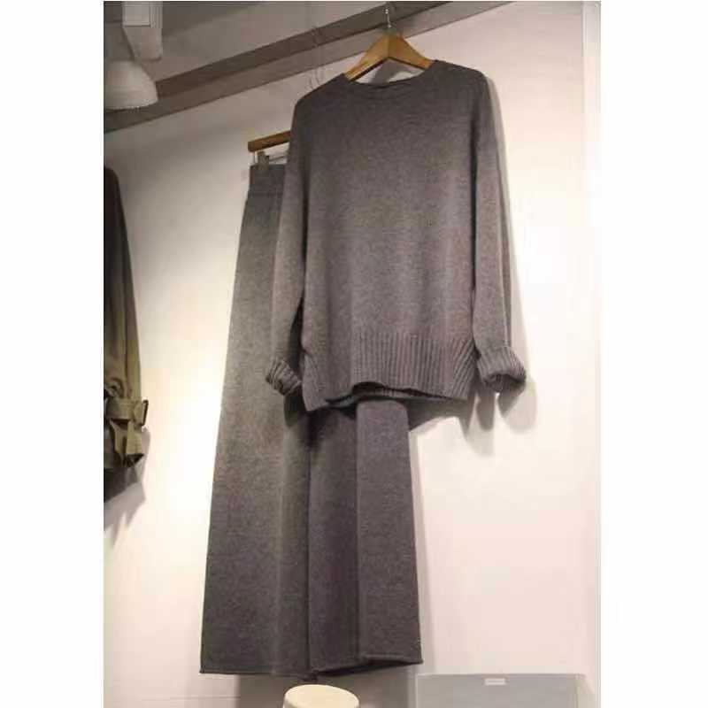 Women's Sweaters baggy legged pants two-piece jacket high autumn cold royal elder sister knitting sweater suits celebrity web ladies, The picture
Women's Sweaters baggy legged pants two-piece jacket high autumn cold royal elder sister knitting sweater suits celebrity web ladies, The picture