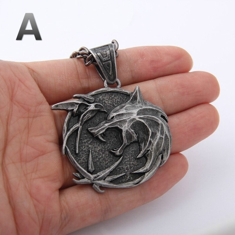 New Arrival The Wizard Wolf Head Pendant Necklace for The Witcher 3 Geralt with A The Wild Hunt 3 Figure TV