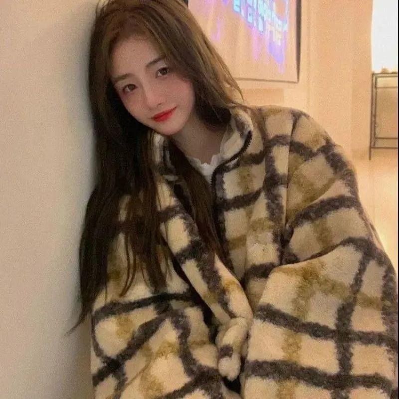 Women's Jackets Xiaoxiangfeng Lamb Cashmere Coat Female 2021 Autumn And Winter Cotton Clothes Korean Students Thickened Loose Retro Plaid Co, Black;brown
Women's Jackets Xiaoxiangfeng Lamb Cashmere Coat Female 2021 Autumn And Winter Cotton Clothes Korean Students Thickened Loose Retro Plaid Co, Black;brown