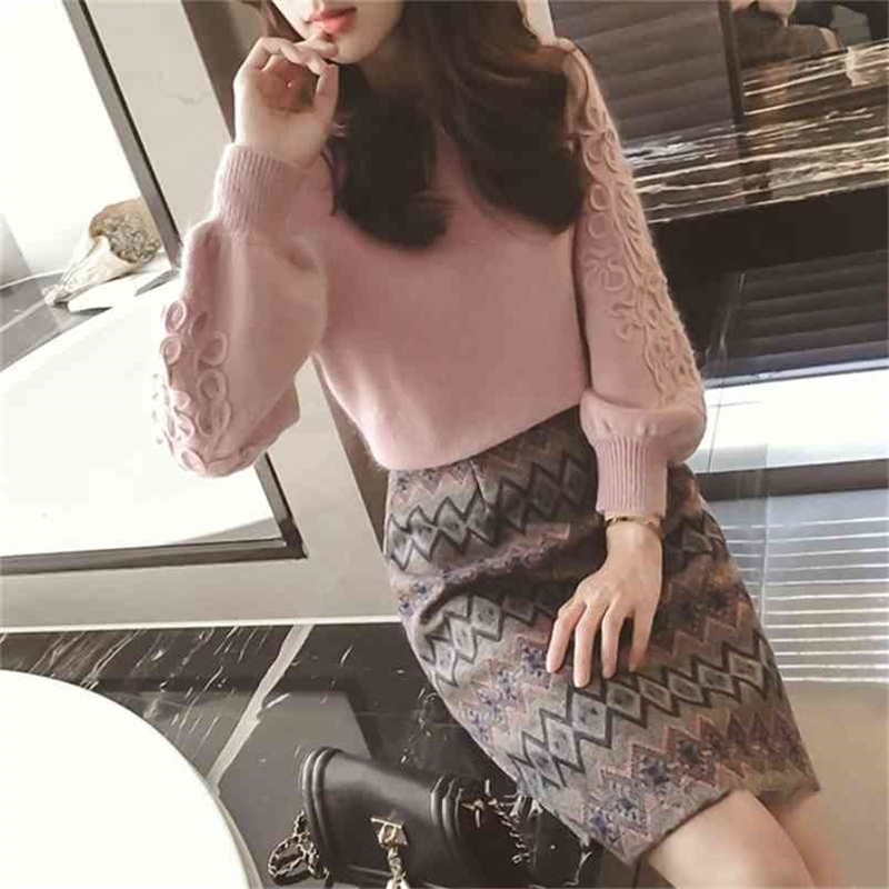 Korean Women Autumn winter two piece set embroidery Long sleeve knitting sweater top + Tweed Geometric print Mini Skirt suit 210519, Photo color
Korean Women Autumn winter two piece set embroidery Long sleeve knitting sweater top + Tweed Geometric print Mini Skirt suit 210519, Photo color
