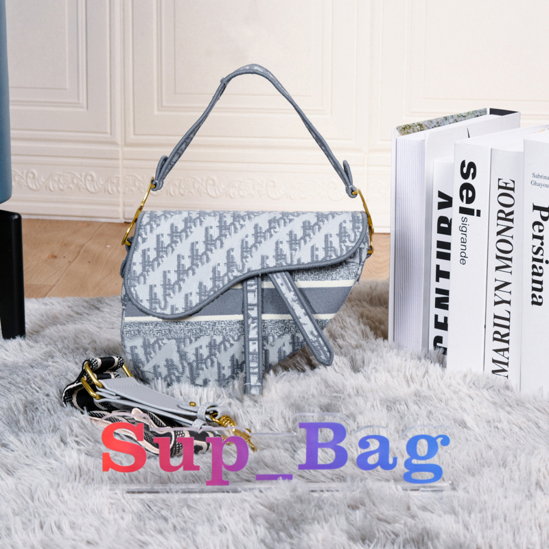 Wholesale Top Quality saddle bag Woman Fashion designer handbag Shoulder Bags lady Canvas Embroiderys Cowboy Blue Crossbody Designer Handbag
Wholesale Top Quality saddle bag Woman Fashion designer handbag Shoulder Bags lady Canvas Embroiderys Cowboy Blue Crossbody Designer Handbag