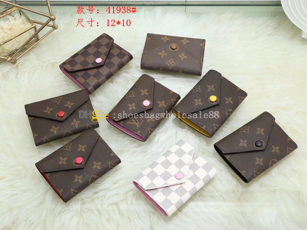 LV
Louis
BagVitton Clutch Bags Designers Leather Long Wallet Coin Purses Old Flower Men and Women Fashion Bag Lu, Red;black
LV
Louis
BagVitton Clutch Bags Designers Leather Long Wallet Coin Purses Old Flower Men and Women Fashion Bag Lu, Red;black