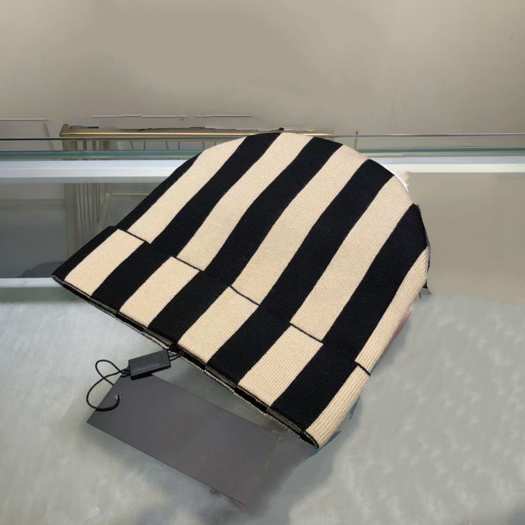 2022 Brand Knitted Hat stripe Beanie Cap Classic letter Designers Luxury Men Women Fitted Hats Unisex Cashmere Letters Casual Caps Outdoor Fashion High Quality, Color 1
2022 Brand Knitted Hat stripe Beanie Cap Classic letter Designers Luxury Men Women Fitted Hats Unisex Cashmere Letters Casual Caps Outdoor Fashion High Quality, Color 1