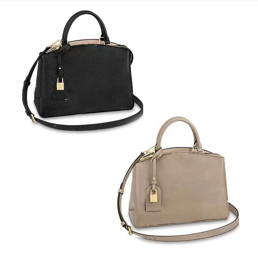 Top quality formal MM luxurys Business woman shoulder bags PETIT Grand Palais designers handbag Letters embossed Simple Fashion pochette pures, Black
Top quality formal MM luxurys Business woman shoulder bags PETIT Grand Palais designers handbag Letters embossed Simple Fashion pochette pures, Black