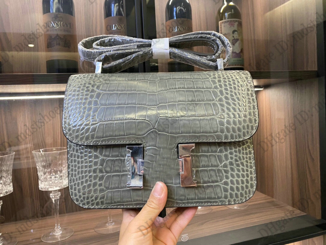 Constance 24 25 CrossBody Bag Woman Designer Luxury Handbag Vert Rousseau Alligator Mississippi Lisse Flap Crocodilian Alligator Leather
Constance 24 25 CrossBody Bag Woman Designer Luxury Handbag Vert Rousseau Alligator Mississippi Lisse Flap Crocodilian Alligator Leather