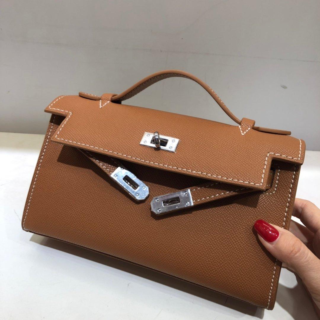 LV LOUIS BAG VITTON 2021 New Brand Designer Handbags Women H Purses Classic Fashion Luxury Bags Genuine Shoulder Clut Lelhf, Red;black
LV LOUIS BAG VITTON 2021 New Brand Designer Handbags Women H Purses Classic Fashion Luxury Bags Genuine Shoulder Clut Lelhf, Red;black
