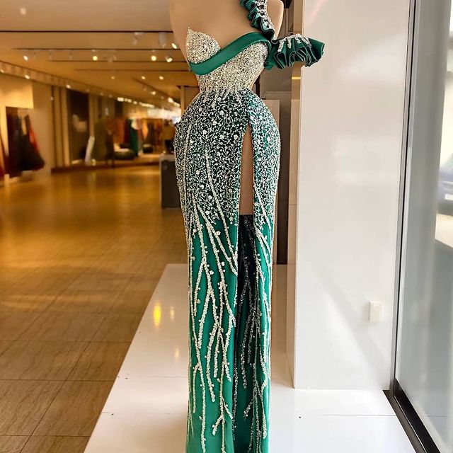 2021 Plus Size Arabic Aso Ebi Green Luxurious Sexy Prom Dresses Beaded Crystals High Split Evening Formal Party Second Reception Gowns ZJ332