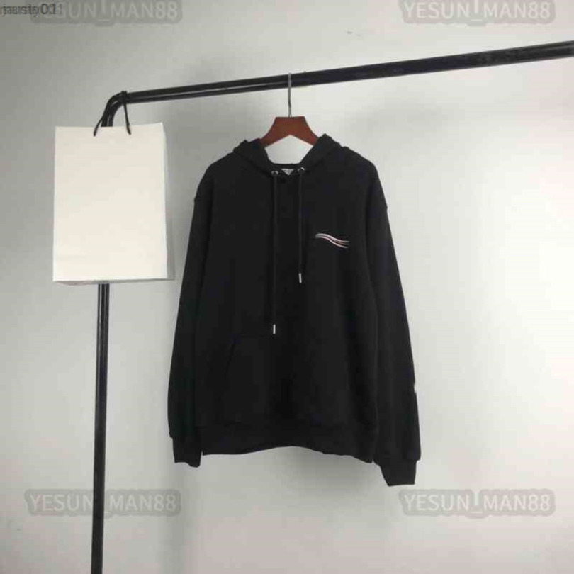 Designer Luxury Spring Autumn Cotton Paris Classic Hoodie Balencaigas Letter Printing Mens And Womens Couple Sweater Loose Hooded
Designer Luxury Spring Autumn Cotton Paris Classic Hoodie Balencaigas Letter Printing Mens And Womens Couple Sweater Loose Hooded