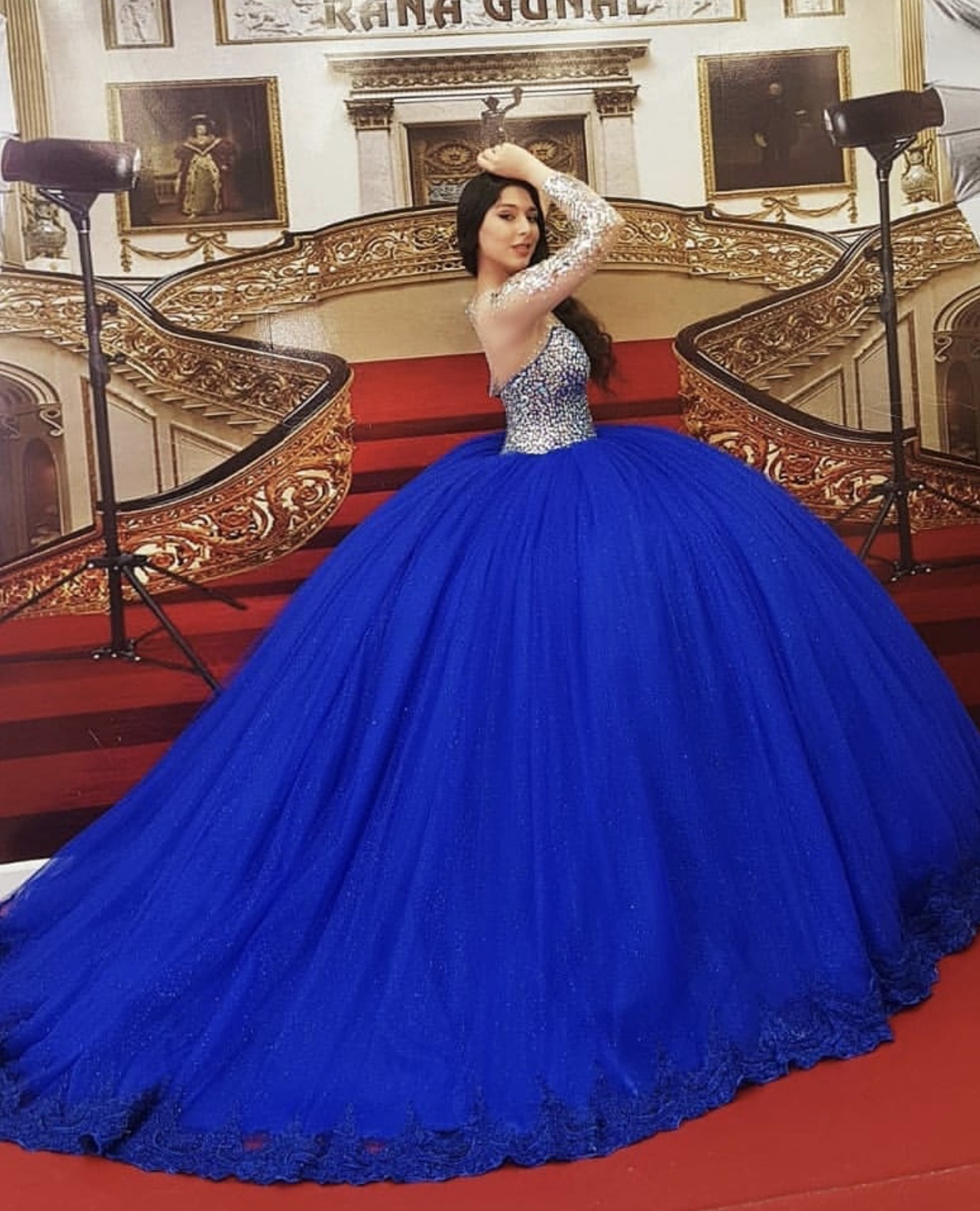 Royal Blue Quinceanera Dresses Long Sleeve Ball Gown Sheer Beaded Neckline Corset Sweet 16 Birthday Party Outfit Prom Gowns Tulle