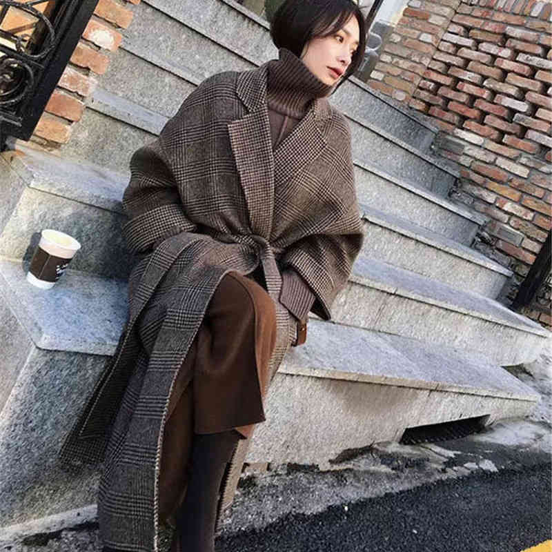 Women Wool Coat Winter Warm Plaid Long Woolen Fashion Loose Batwing Blend Trench with Belt Outwear 210515