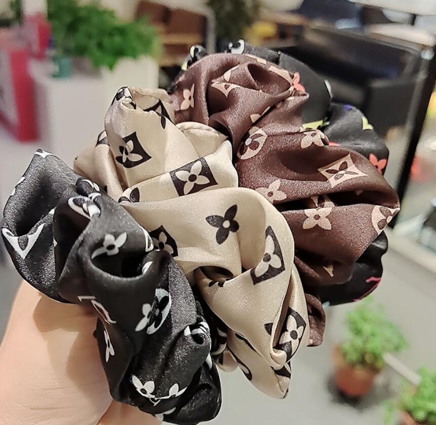 More Than 20color Dongdaemun Scrunchie Elastic Hair Rubber Bands Scrunchies Women Letter Print Large intestine Sports Headwear Rubber Hairs Ties Ponytail Holder
More Than 20color Dongdaemun Scrunchie Elastic Hair Rubber Bands Scrunchies Women Letter Print Large intestine Sports Headwear Rubber Hairs Ties Ponytail Holder