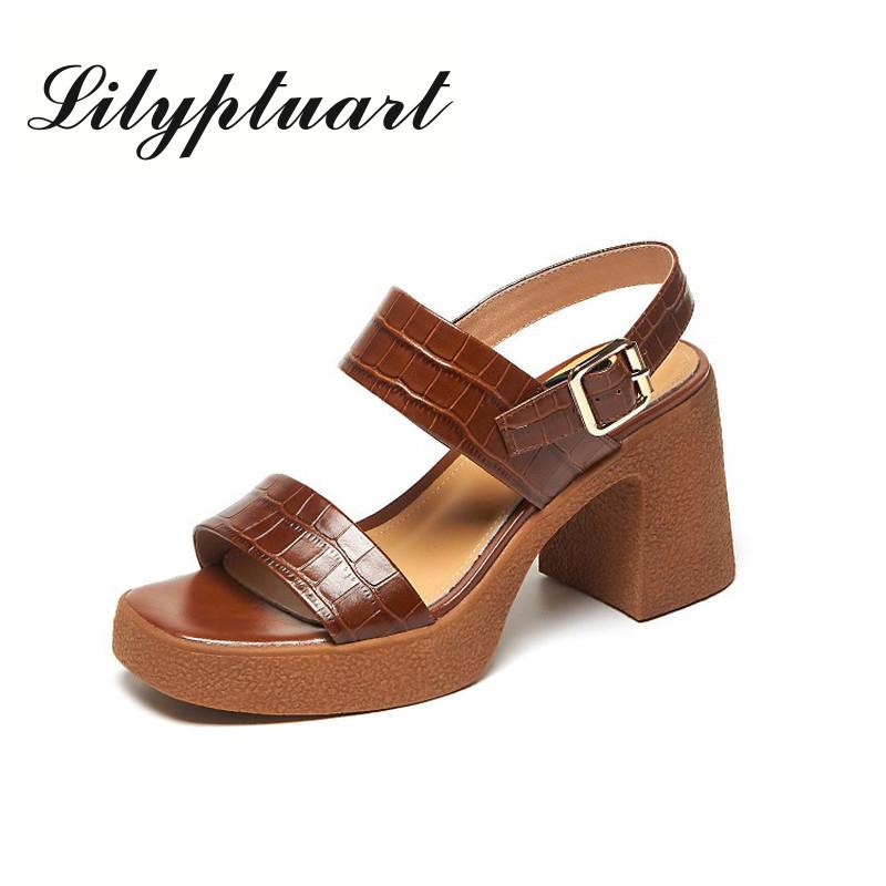Dress Shoes In The Summer Of 2021 Women's Leather Thick Heel Sandals Are Casual, Comfortable Wear-resistant And Non-slip, Black
Dress Shoes In The Summer Of 2021 Women's Leather Thick Heel Sandals Are Casual, Comfortable Wear-resistant And Non-slip, Black