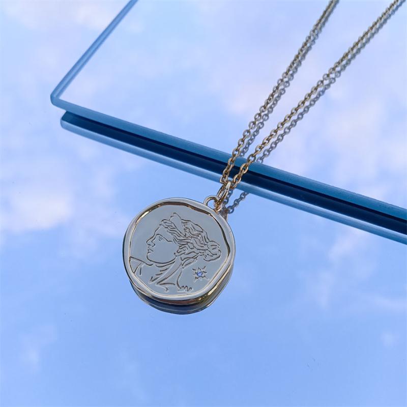 Pendant Necklaces Coin Necklace Exquisite Texture Human Face Copper Alloy Jewelry Accessories