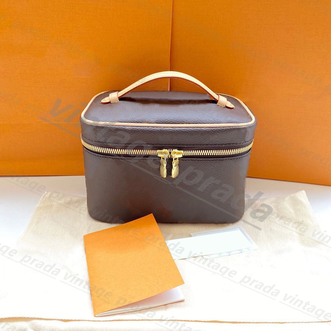 Top quality Genuine Leather Women's Nylon Shoulder Bag tote original single Luxury Designer Crossbody L Cosmetic Bags Cases handbags fashion Wallet Handbag Purses, Carton
Top quality Genuine Leather Women's Nylon Shoulder Bag tote original single Luxury Designer Crossbody L Cosmetic Bags Cases handbags fashion Wallet Handbag Purses, Carton