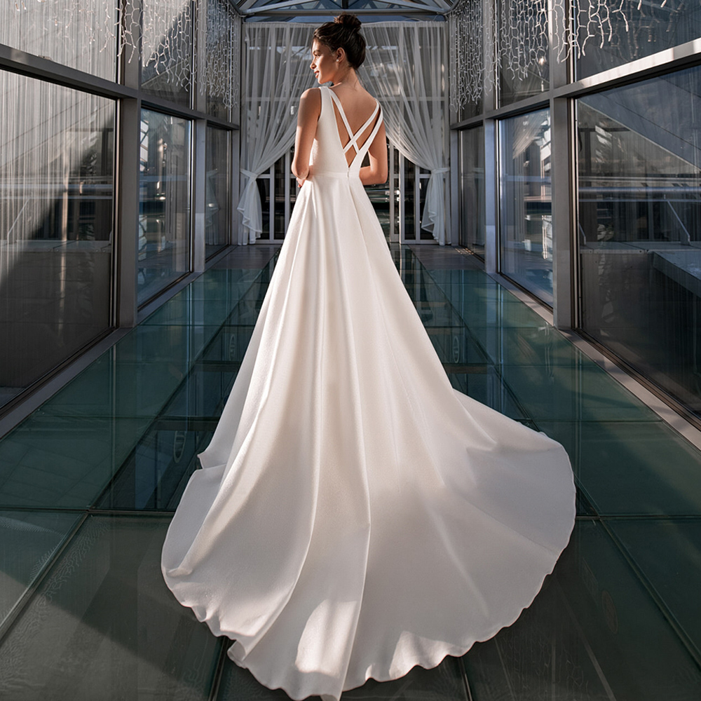 Sexy Simple Satin Wedding Dress 2022 Sleeveless V Neck A Line Back Criss Cross Bridal Gown Vestido De Mariage, White
Sexy Simple Satin Wedding Dress 2022 Sleeveless V Neck A Line Back Criss Cross Bridal Gown Vestido De Mariage, White