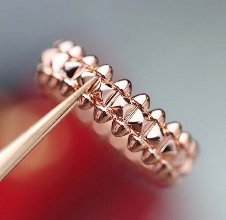 2021 Luxury quality v gold material charm punk band ring with clear stamp for women wedding jewelry gift in 18k rose color PS3602
2021 Luxury quality v gold material charm punk band ring with clear stamp for women wedding jewelry gift in 18k rose color PS3602
