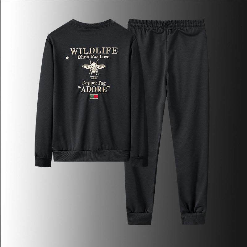 Men's Tracksuits Spring autumn fashion brand honey bee sweater trousers two piece suit for young and middle aged outdoor sports wear, White
Men's Tracksuits Spring autumn fashion brand honey bee sweater trousers two piece suit for young and middle aged outdoor sports wear, White