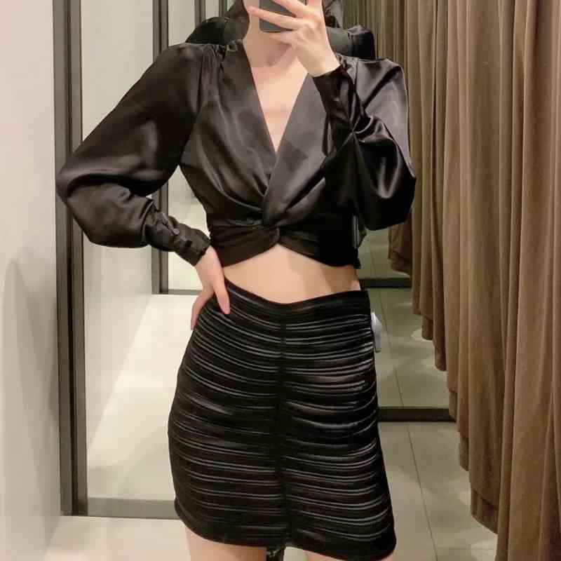 Spring Women Knot Decoration Black Satin Short Blouse Female Long Sleeve Shirt Lady Loose Crop Tops Blusas S8383 210430