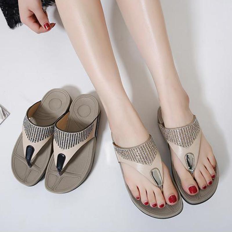 Slippers Sandals And Slippers. Comfortable Flip-flops Are Suitable For Simple Fashionable Wedge Heel Summer Ladies, Black 
Slippers Sandals And Slippers. Comfortable Flip-flops Are Suitable For Simple Fashionable Wedge Heel Summer Ladies, Black