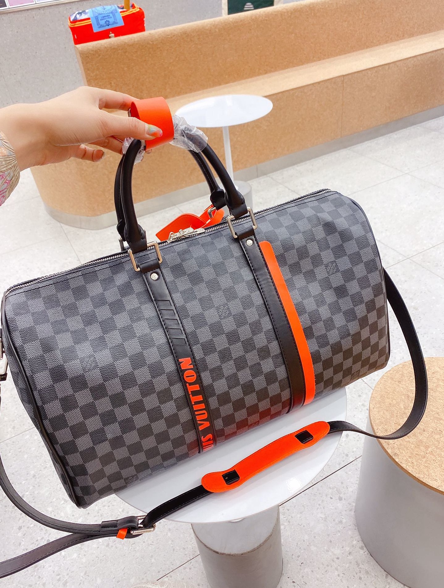 women the 2021 tote large designers capacity leather bags logo fashion bag soft brand handbag luxurys -l0550, Red;black
women the 2021 tote large designers capacity leather bags logo fashion bag soft brand handbag luxurys -l0550, Red;black