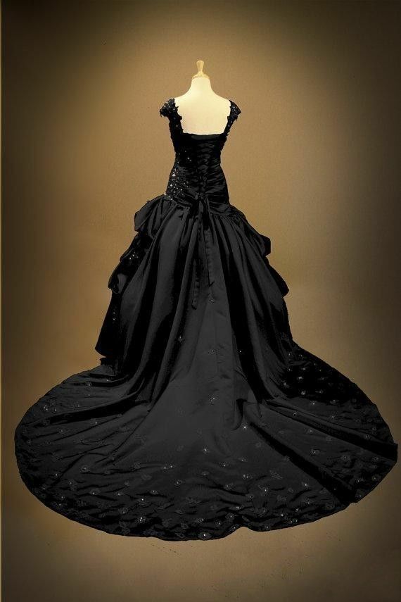 Vintage Black Wedding Dresses Long Train Bridal Gowns 2022 Gothic robe de mariee Spaghetti Straps Lace Appliques Beaded Country Bride Dress Vestidos D