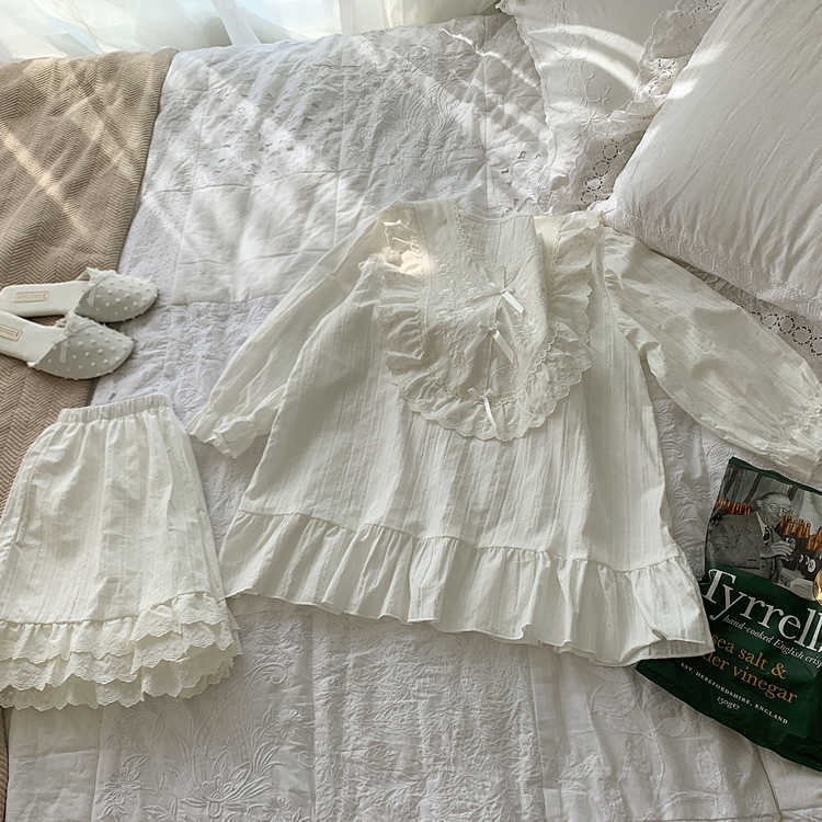 2 Colors Women's Lolita Princess Pajama Sets.Embroidered Flowers Tops+Shorts.Vintage Ladies Lace Pyjamas set.Sleep Loungewear 210924