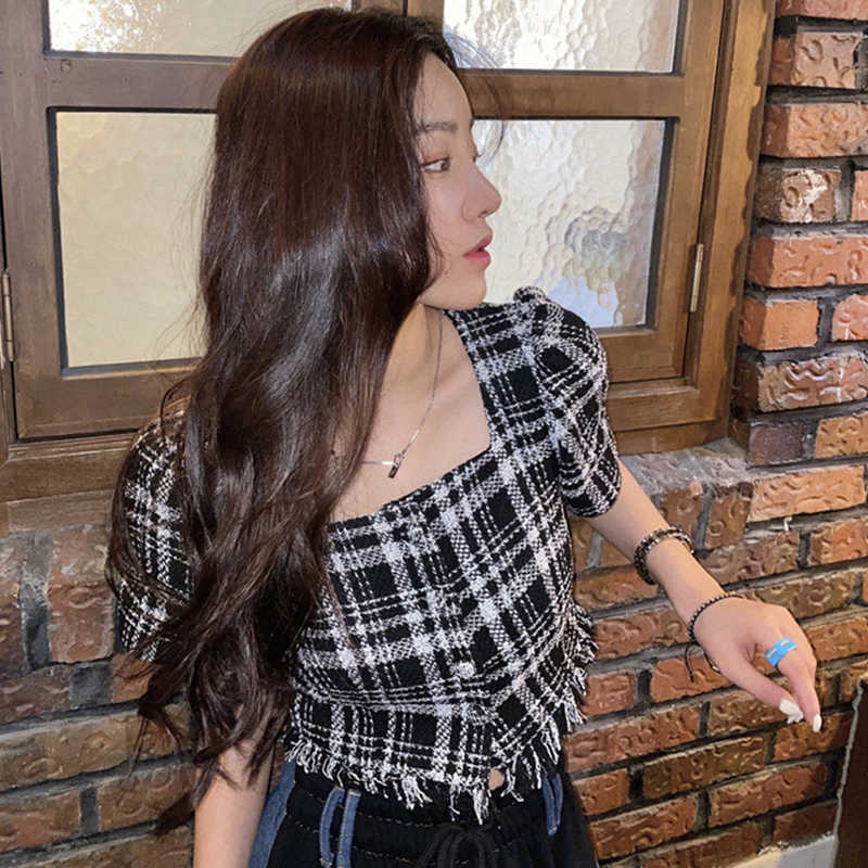 Korejpaa Women Shirt Summer Korean Chic Retro Square Collar Leaky Clavicle Single-Breasted Short Hem Tassel Tweed Blouses 210526