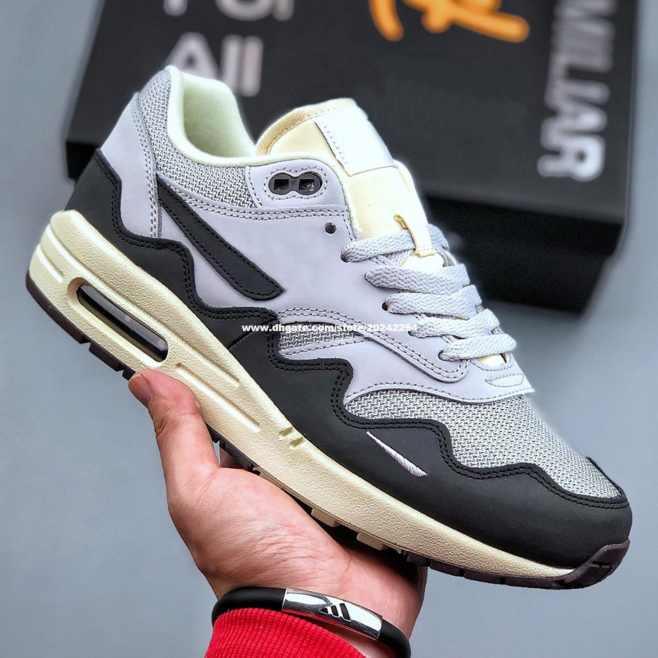 Patta Black Grey Sports Shoes for Men Running Shoe Mens Sneakers Women Sneaker Womens Trainers DH1348-002
Patta Black Grey Sports Shoes for Men Running Shoe Mens Sneakers Women Sneaker Womens Trainers DH1348-002