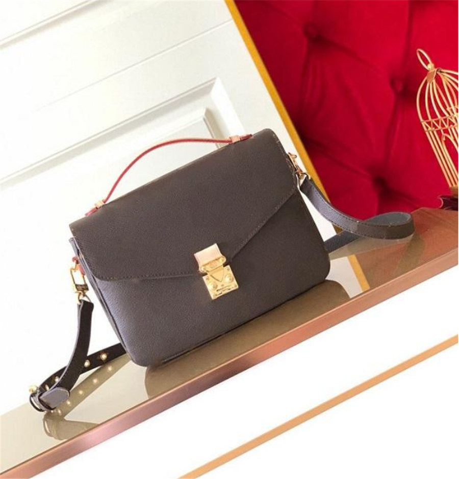2021 Free shiping shoulder bags women real leather chain crossbody bag handbags circle purse high quality female
2021 Free shiping shoulder bags women real leather chain crossbody bag handbags circle purse high quality female