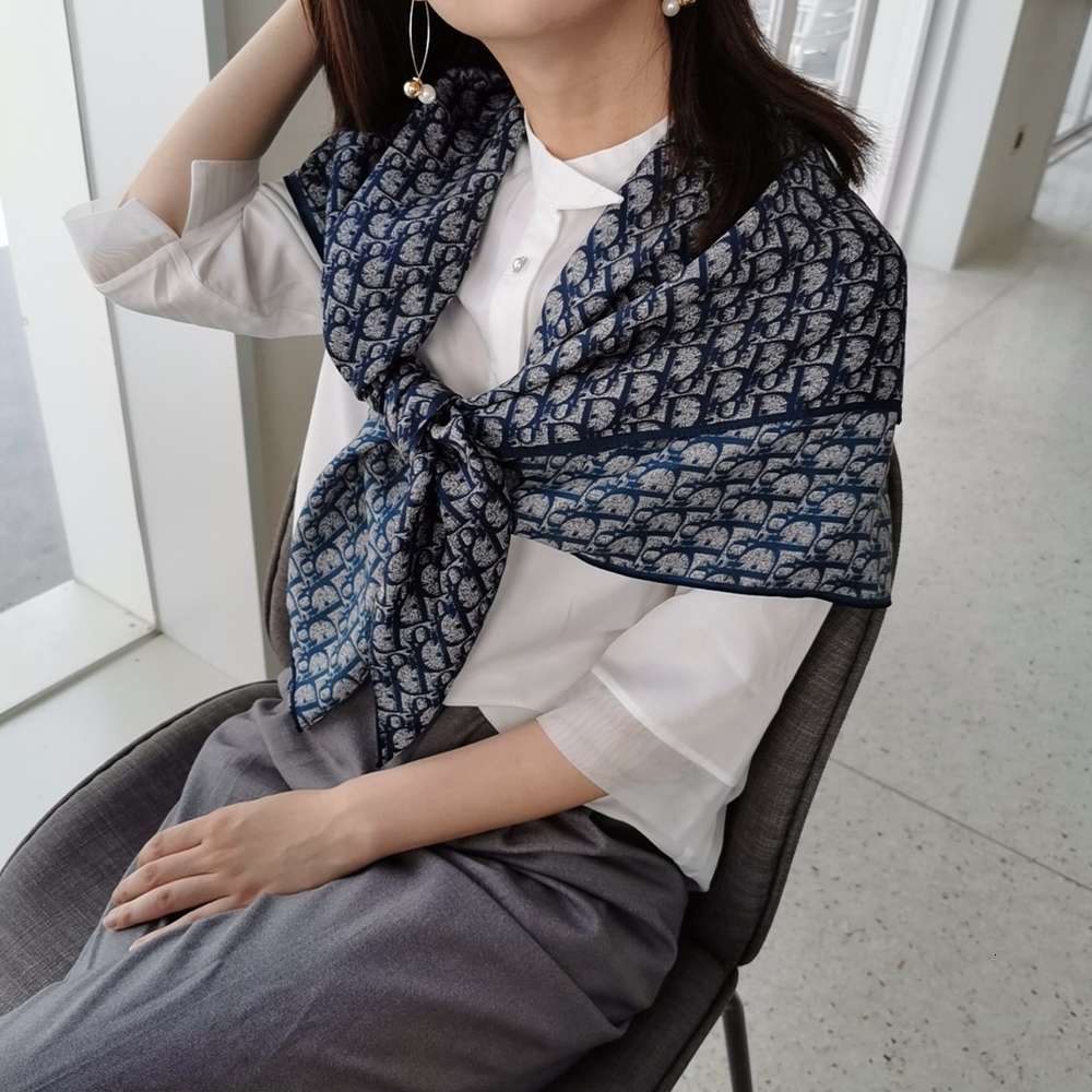 Grade Gao Spring and Summer Mulberry Silk Twill Sand Washing Towel 90cm Square Scarf Versatile D-shaped Scarf / Shawl
Grade Gao Spring and Summer Mulberry Silk Twill Sand Washing Towel 90cm Square Scarf Versatile D-shaped Scarf / Shawl