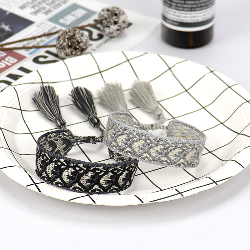 Letters Cotton woven Letter Embroidery tassel bangle Lace-up Bracelet Adjustable Festival bracelets jewelry gift party beauty
Letters Cotton woven Letter Embroidery tassel bangle Lace-up Bracelet Adjustable Festival bracelets jewelry gift party beauty