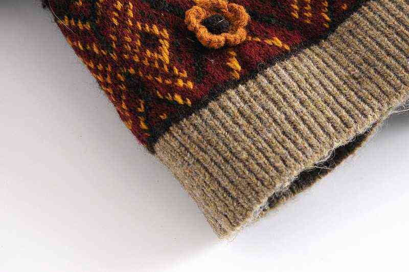 Vintage 3D Flower Jacquard Geometric Knitted Cardigan Retro Ugly Sweater Woman Single-breast Button Long sleeve Short Jumper 211117