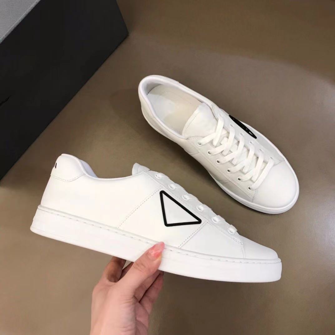 Men's Casual shoe Sneakers Low Junior Genuine leathers Suede luxury red bottom sneaker no spikes trainers,Couple's lows tops flat reds soles round toewalkSneaker, White
Men's Casual shoe Sneakers Low Junior Genuine leathers Suede luxury red bottom sneaker no spikes trainers,Couple's lows tops flat reds soles round toewalkSneaker, White