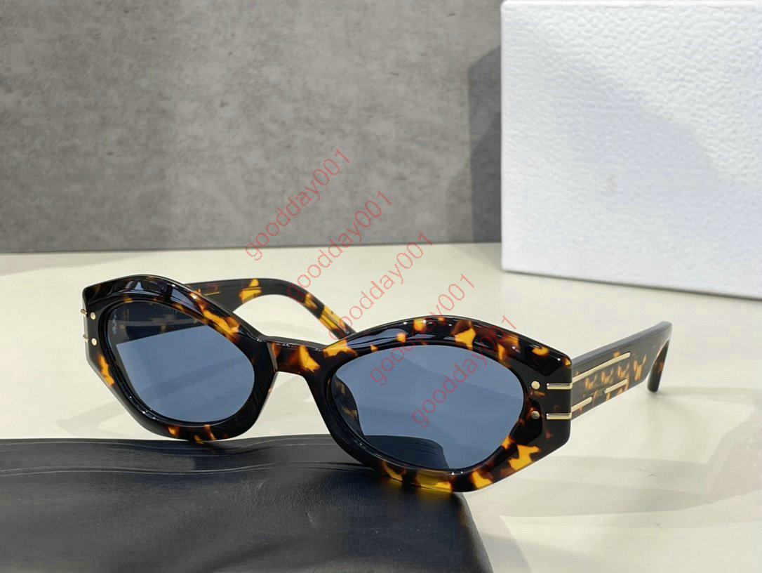 2022 Fashion Square Sunglasses Women Vintage Luxury Brand Sun Glasses For Men OnePiece Shades UV400 Signature B1u Sunglasses Black Butterfly Sunglasses
2022 Fashion Square Sunglasses Women Vintage Luxury Brand Sun Glasses For Men OnePiece Shades UV400 Signature B1u Sunglasses Black Butterfly Sunglasses