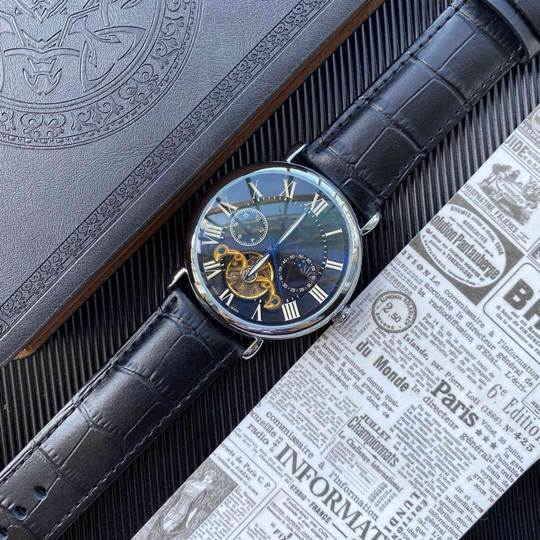 High Quality Chopad Retro Style Mens Watch Transparent Back 44MM Automatic Mechanical Watches On A Symbolic Tread Pattern Black Rubber Band
High Quality Chopad Retro Style Mens Watch Transparent Back 44MM Automatic Mechanical Watches On A Symbolic Tread Pattern Black Rubber Band
