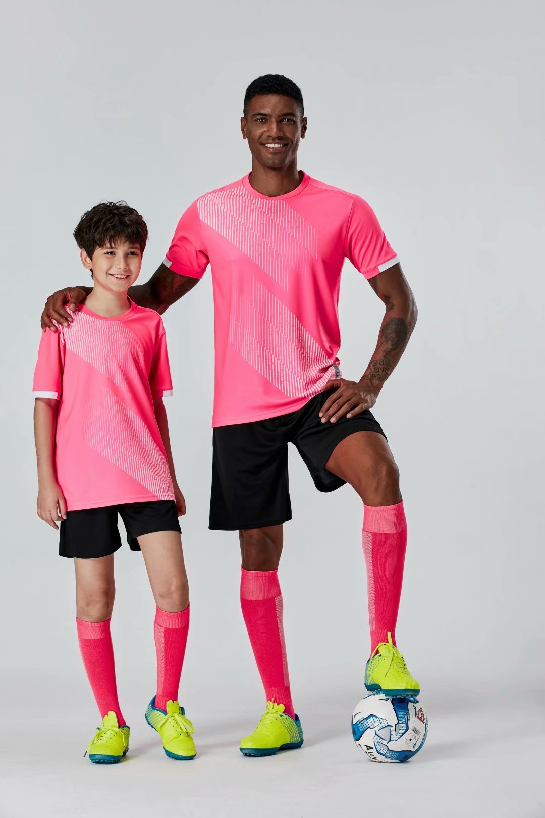 #082 Football uniform men+kids soccer Jersey printing team custom track and field sports short-sleeved shirt, Black;yellow
#082 Football uniform men+kids soccer Jersey printing team custom track and field sports short-sleeved shirt, Black;yellow