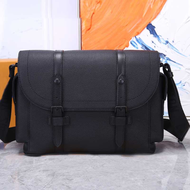 Top Quality Men Messenger Bag Designer Shoulder Bags Black Genuine Leather Man Briefcase Fashion Outdoor Leisure Crossbody Pocket Cover Wallet Size 36cm
Top Quality Men Messenger Bag Designer Shoulder Bags Black Genuine Leather Man Briefcase Fashion Outdoor Leisure Crossbody Pocket Cover Wallet Size 36cm