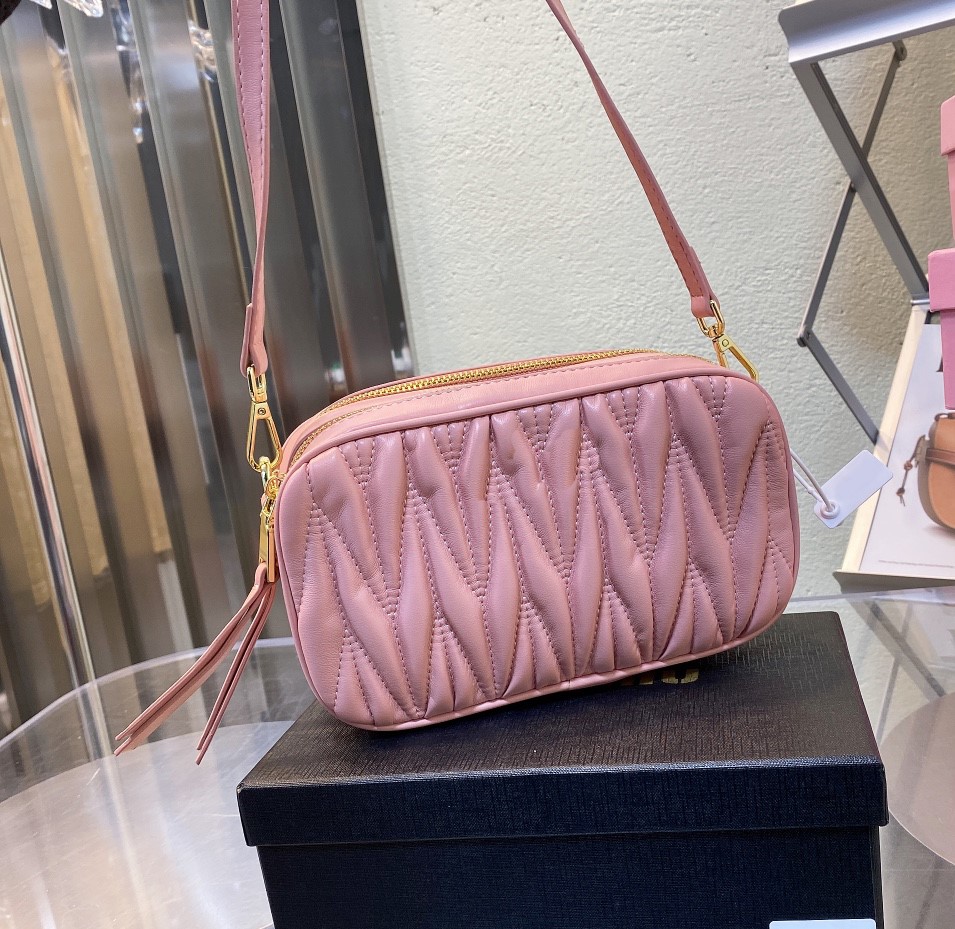2022 Fashion All-match Leather Chain Bag Soft Leather High Quality Shoulder Diagonal Small Square Bag Purses and Handbags, Customize
2022 Fashion All-match Leather Chain Bag Soft Leather High Quality Shoulder Diagonal Small Square Bag Purses and Handbags, Customize