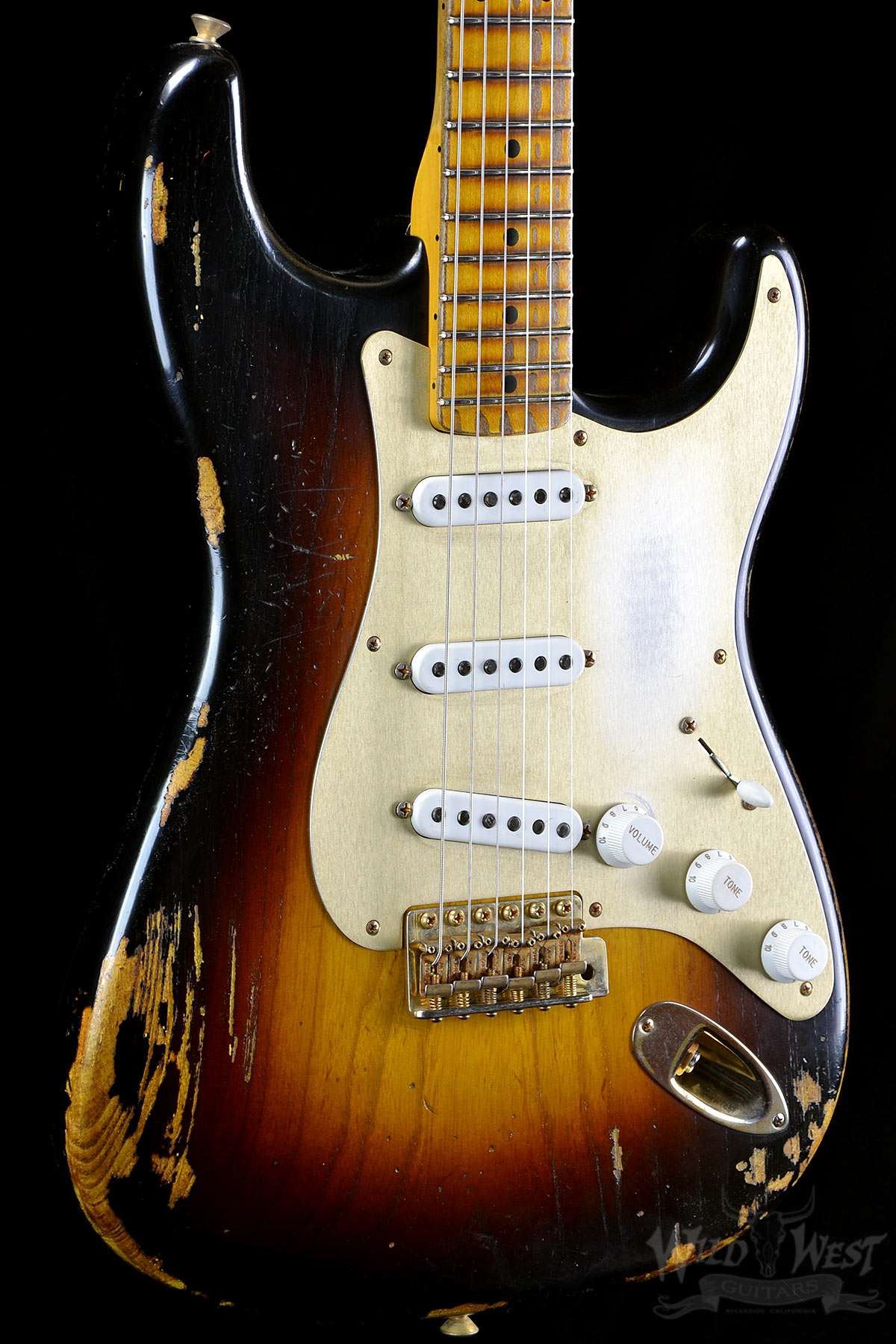 1954 Heavy Relic 60th Anniversary Two Tone Sunburst ST Electric Guitar Ash Body, Nitrocellulose Lacquer Finish, 6 Saddle Tremolo Bridge, Vintage Tuners
1954 Heavy Relic 60th Anniversary Two Tone Sunburst ST Electric Guitar Ash Body, Nitrocellulose Lacquer Finish, 6 Saddle Tremolo Bridge, Vintage Tuners