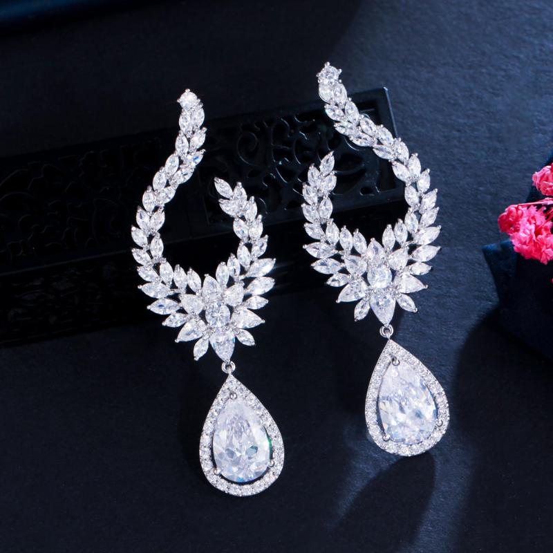 Dangle & Chandelier CWWZircons Luxury Shiny Water Drop Cubic Zirconia Long Earring For Women High Quality Fashion Party Wedding Jewelry CZ96, Silver
Dangle & Chandelier CWWZircons Luxury Shiny Water Drop Cubic Zirconia Long Earring For Women High Quality Fashion Party Wedding Jewelry CZ96, Silver