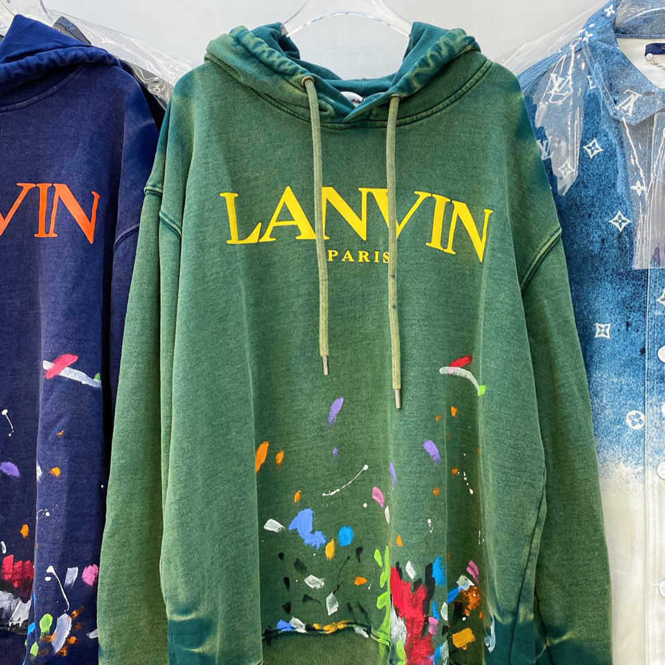 lanvin lf early autumn co branded sweater series, used and splashed, has a great sense of american street art, Black
lanvin lf early autumn co branded sweater series, used and splashed, has a great sense of american street art, Black