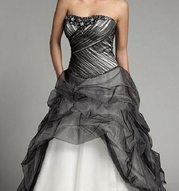 New White and Black Dresses Sweetheart Sleeveless Applique Beaded Ruffles Sweep Train Tulle Princess Wedding Gowns 0509