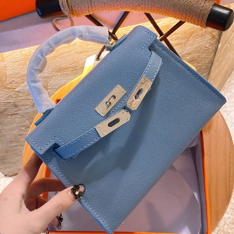 Mini Handbag Clutch Bag Women Crossbody Purse Wallet Fashion Plain Real Leather Hardware Accessories Ribbon Decoration Lock High Quality Letter Printing, Just box
Mini Handbag Clutch Bag Women Crossbody Purse Wallet Fashion Plain Real Leather Hardware Accessories Ribbon Decoration Lock High Quality Letter Printing, Just box