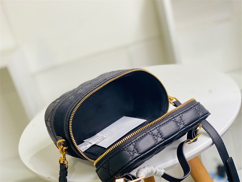 2021 leather large capacity computer Totes bag briefcase men's Fashion Bags Plain Nylon Zipper handbag, 01
2021 leather large capacity computer Totes bag briefcase men's Fashion Bags Plain Nylon Zipper handbag, 01