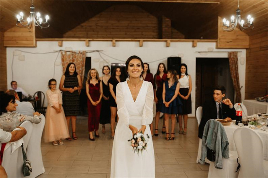 Simple A Line Chiffon Wedding Dress V Neck Long Sleeves Bohemian Bridal Dresses Elegant Robe de mariee With Free Veil Free shipping