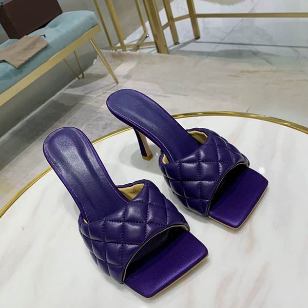 Dio 2021The latest Matte leather checked shoes Square - mouthed, open-toed women flat heel 35-42 mjk00004
Dio 2021The latest Matte leather checked shoes Square - mouthed, open-toed women flat heel 35-42 mjk00004