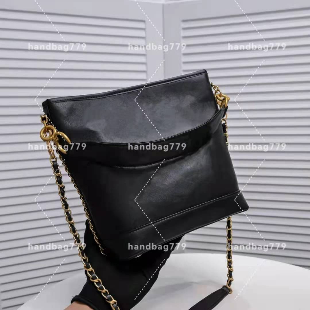 Exquisite bestquality cowhide Goddess gift Girl Lady MM Bucket bags Drawstring texture zipper metal premium hardware letters stylish practical daily commuting, Customize
Exquisite bestquality cowhide Goddess gift Girl Lady MM Bucket bags Drawstring texture zipper metal premium hardware letters stylish practical daily commuting, Customize