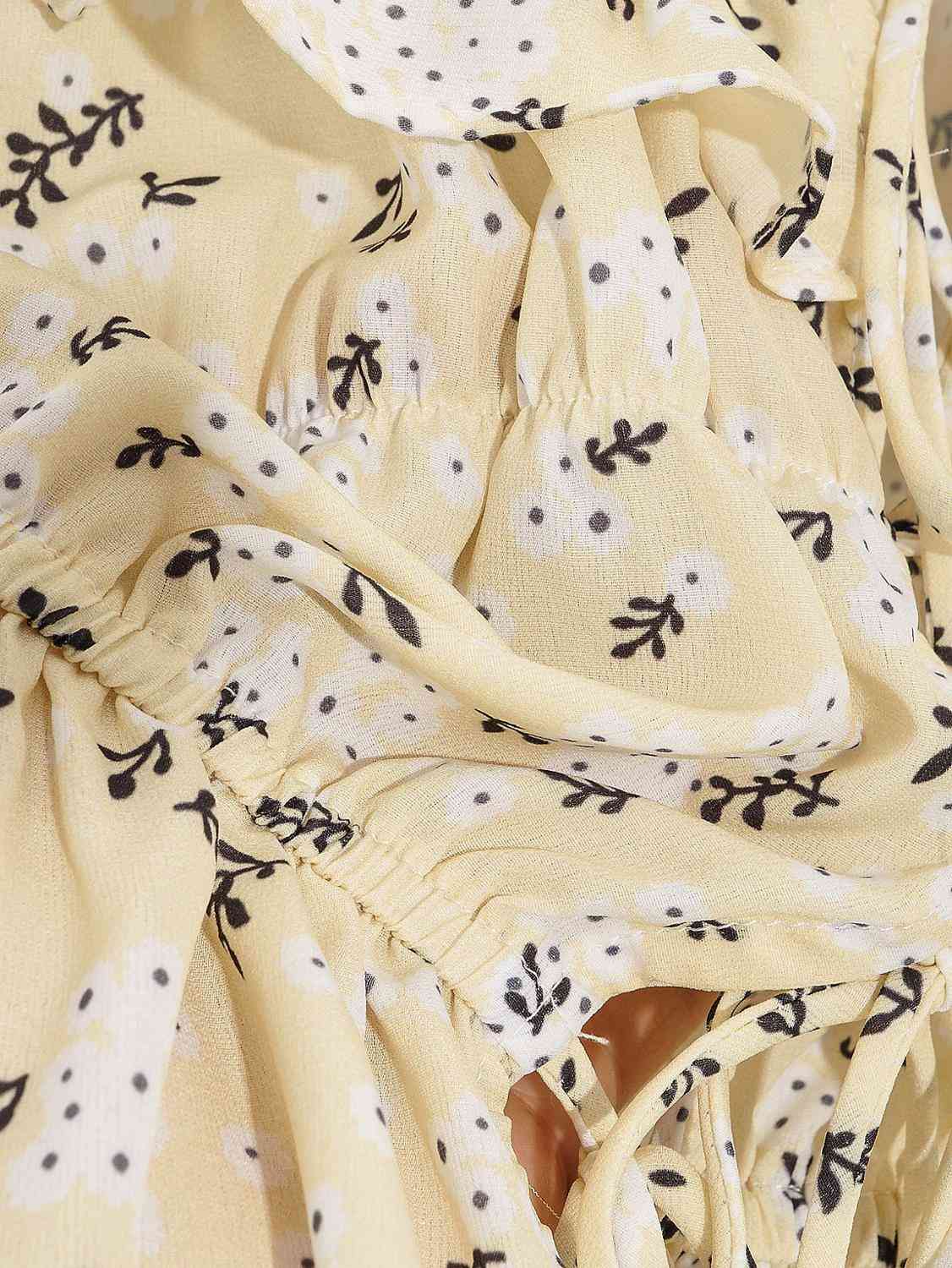 Retro Spliced Wood ear O neck floral print Tie bow Lantern Sleeve Shirt CHIC Women Lacing up Short Blouse Exposed navel Tops 210429